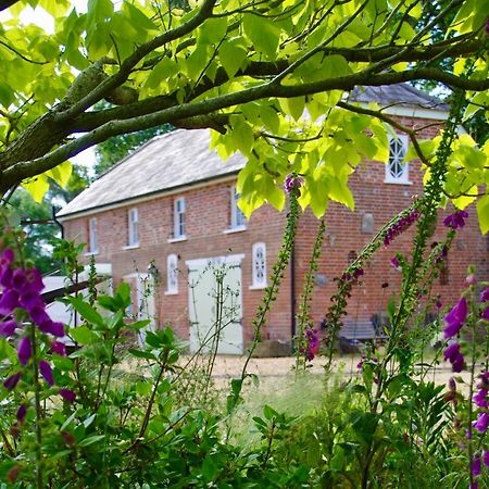 The Georgian Coach House:New Forest With Hot Tub Villa Fordingbridge Exterior photo