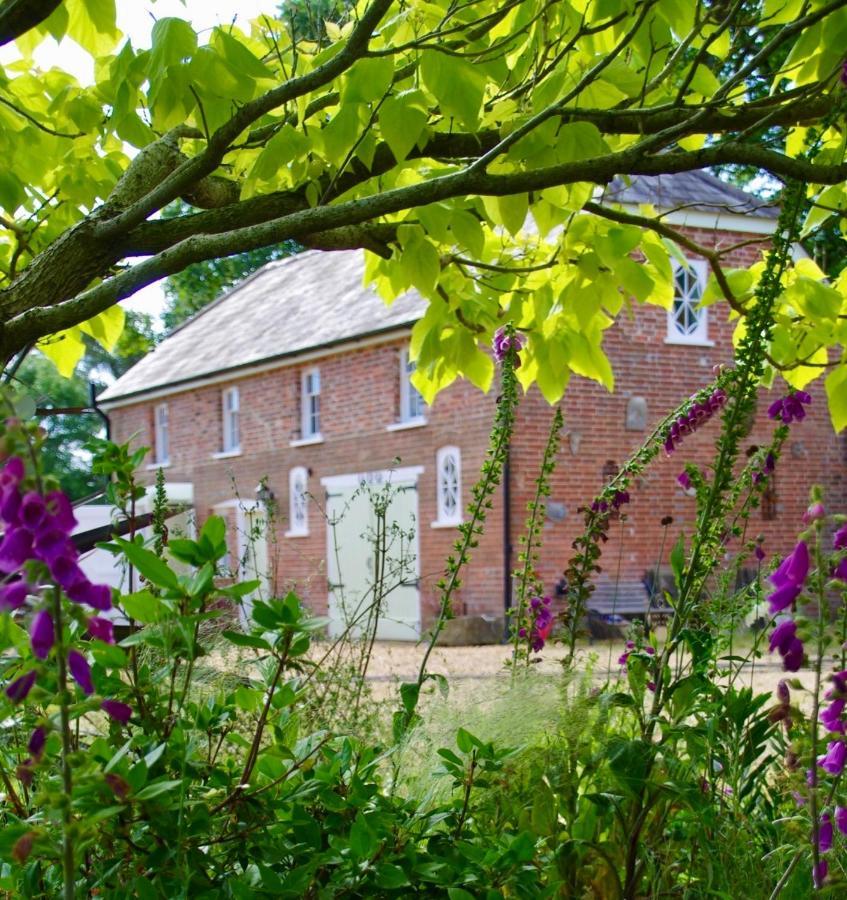 The Georgian Coach House:New Forest With Hot Tub Villa Fordingbridge Exterior photo