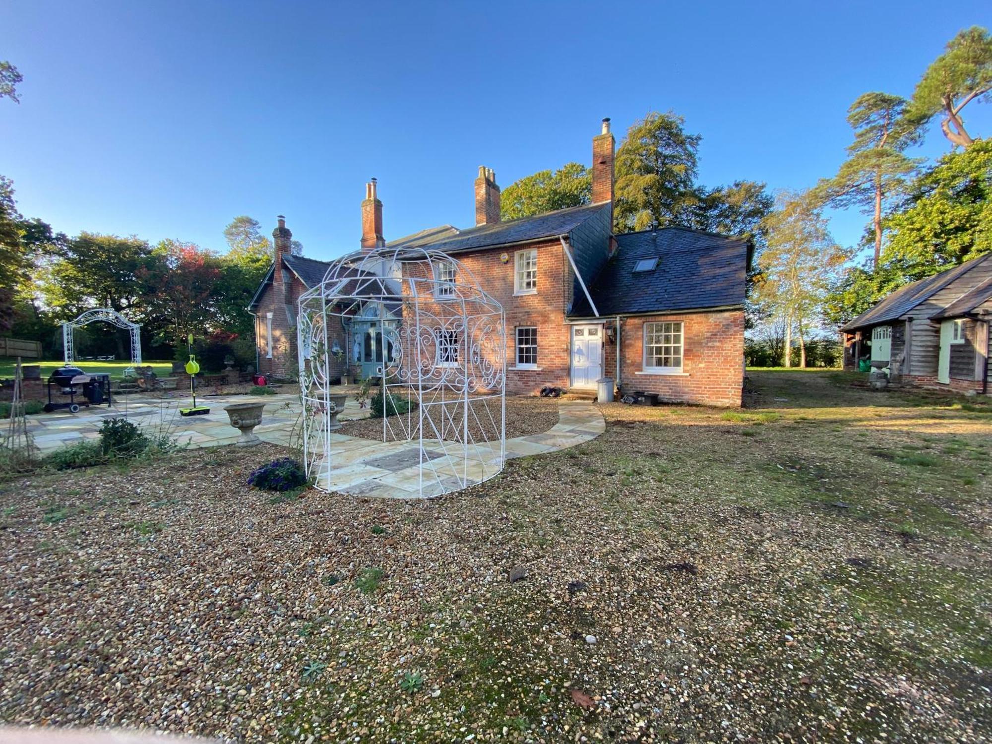 The Georgian Coach House:New Forest With Hot Tub Villa Fordingbridge Exterior photo